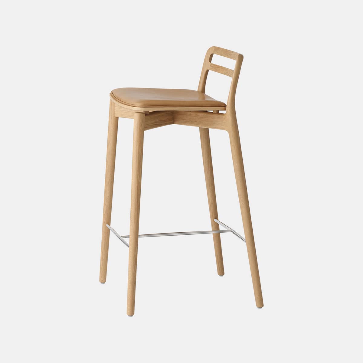 vipp-484-cabin-counter-stool-eiken-lichtgekleurd-leder-sand-001shop